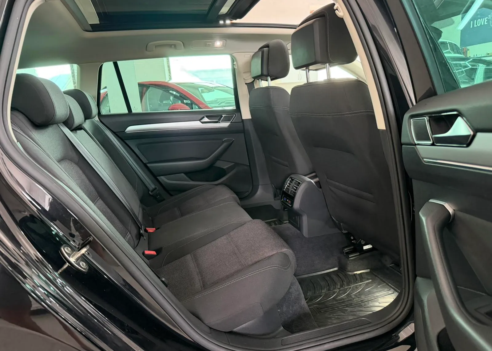 Zunanja slika - Volkswagen Passat - Variant 2,0 TDI BMT Connect - 4