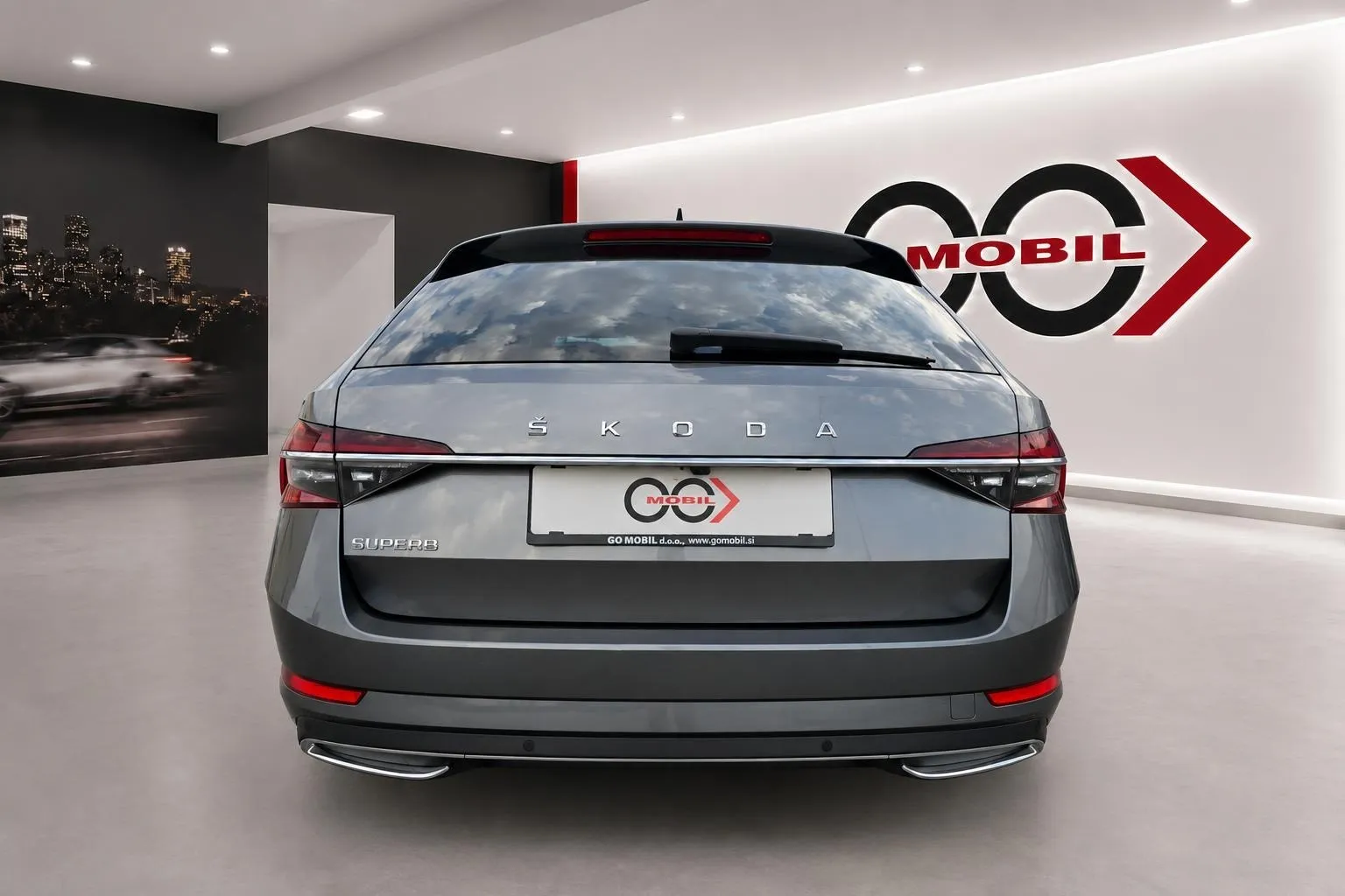 Zunanja slika - Škoda Superb - Combi 2.0 TDI L K DSG - Matrix.360kam.usnje.Canton - 6