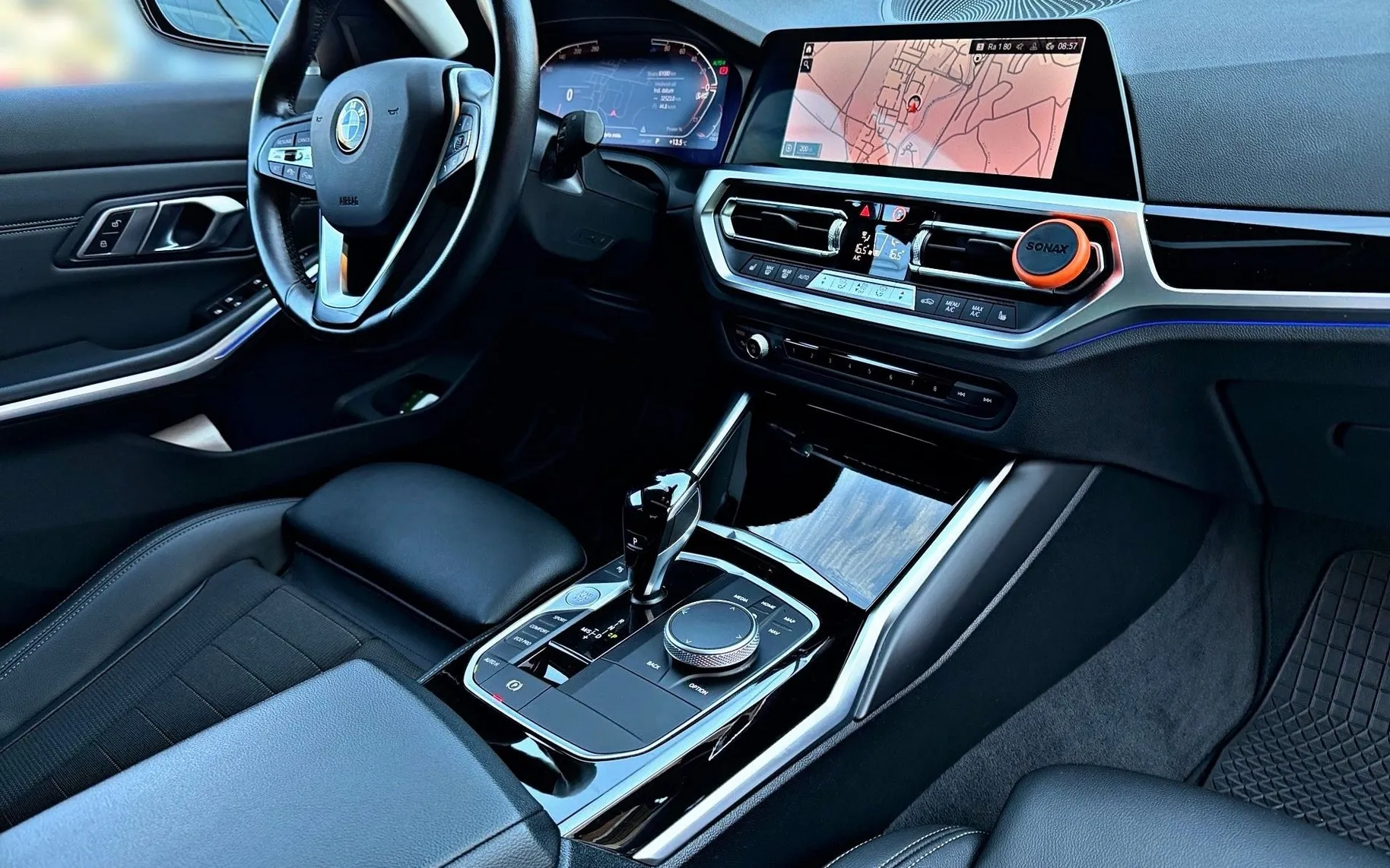 Notranja slika - BMW serija 3: - 320d xDrive Sport Line Avt - 10