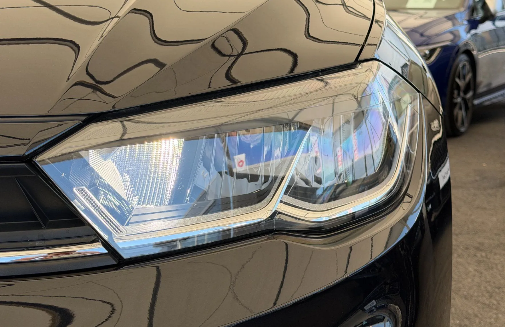 Zunanja slika - Volkswagen Polo - 4JOY1.0 TSI DSG -SLO-1.LASTNIK-KEYLESS-PANO - 2