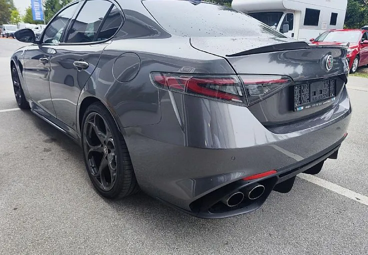Zunanja slika - Alfa Romeo Giulia - 2.9 V6 Bi-Turbo 510 Quadrifoglio AT8 - 4