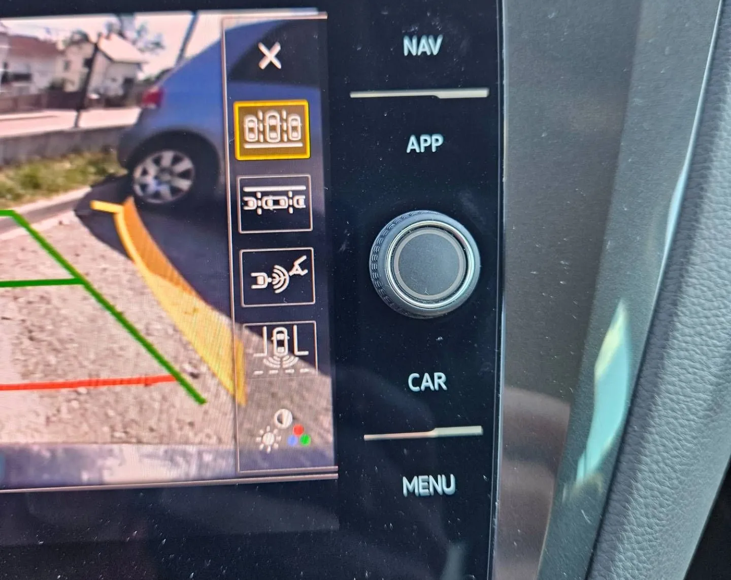 Notranja slika - Volkswagen Tiguan - 2.0 TDI BMT AVT. 1.LASTNIK SLO KAMERA VIRTUAL NA.. - 11