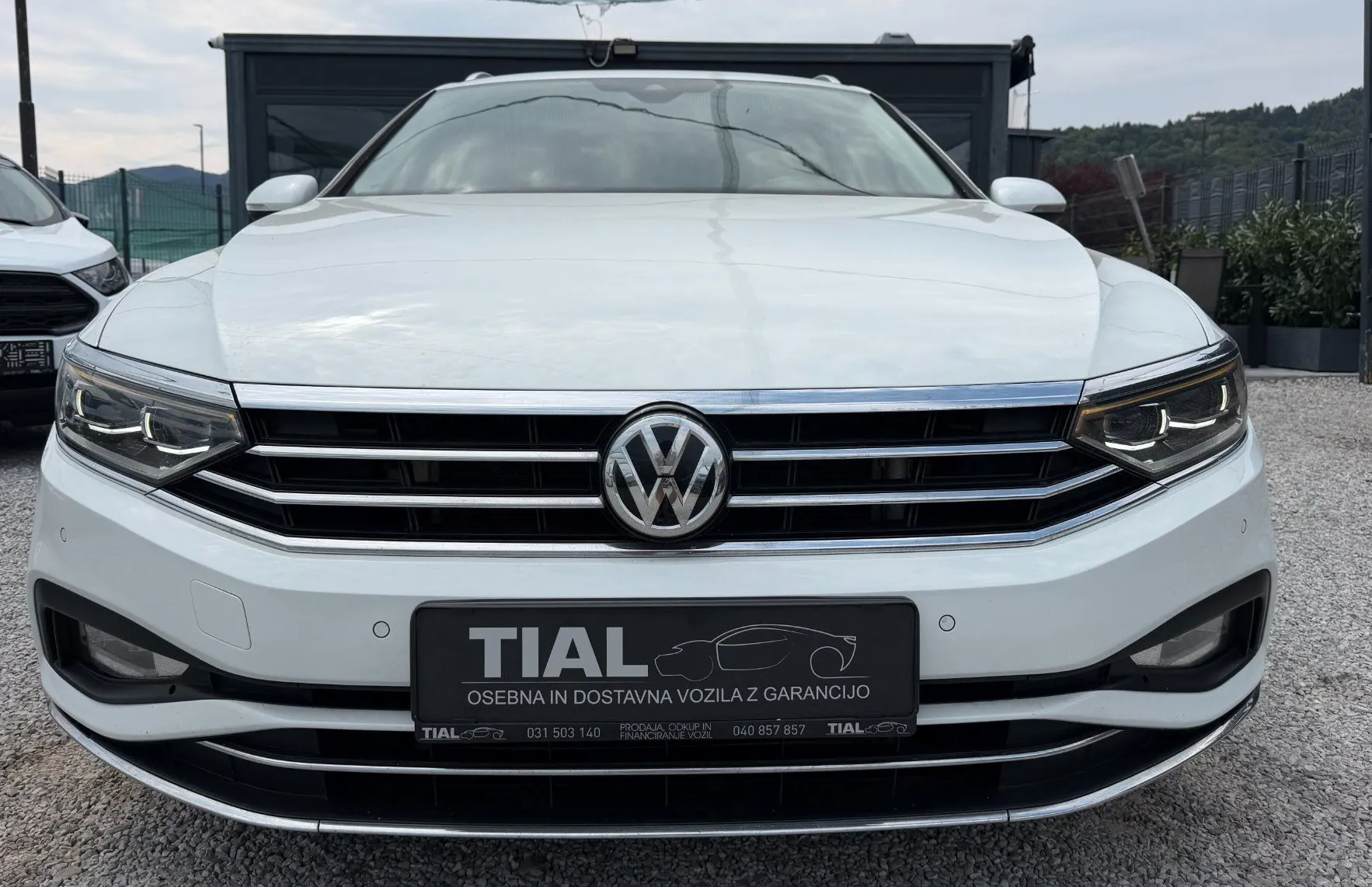 Zunanja slika - Volkswagen Passat - Variant 2.0 TDI DSG-SLO-HIGHLINE-ACC-FULLLED-OPR VELIK SER - 2