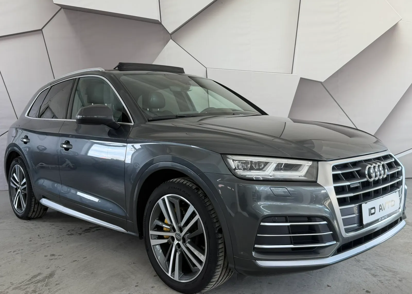 Zunanja slika - Audi Q5 - 2,0 TDI S-tronic - 1