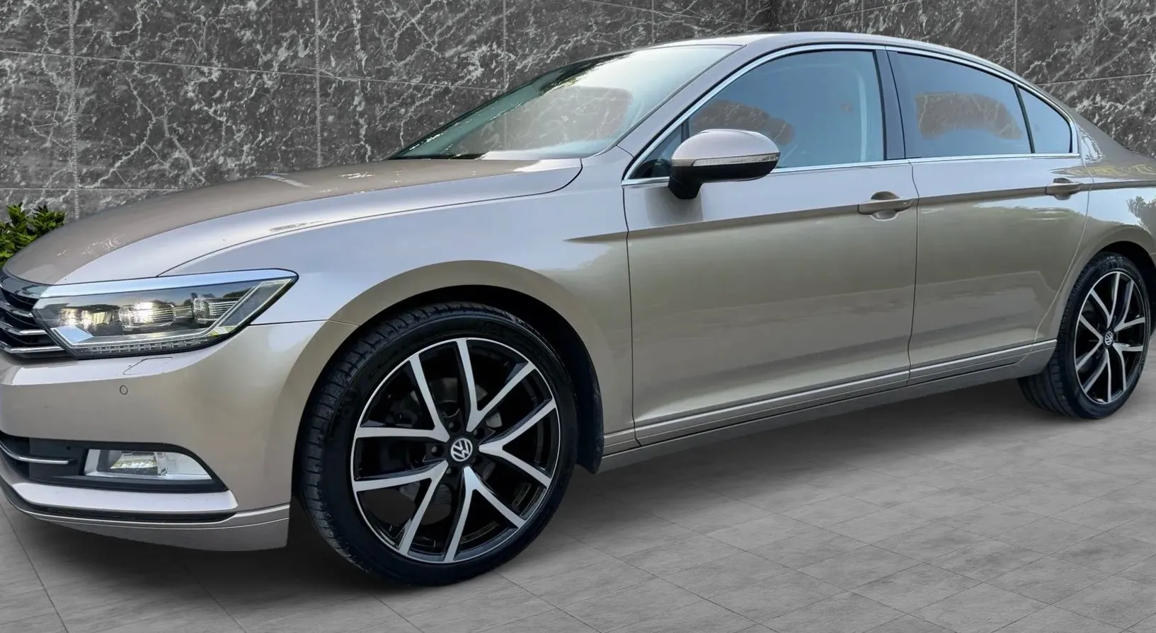 Zunanja slika - Volkswagen Passat - 2.0TDI Highline DSG VIRTUAL ACC FULL LED ALU19 - 5