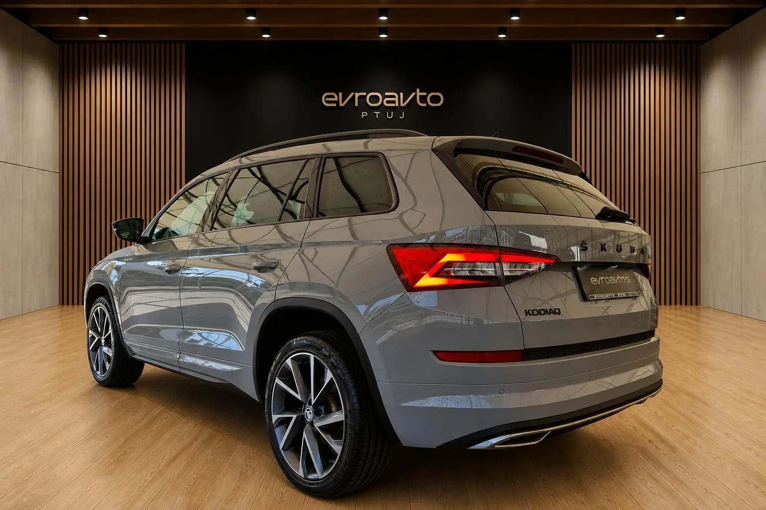 Zunanja slika - Škoda Kodiaq - 4x4 2.0 TDI Sportline DSG•Canton•Matrix•Radar - 3