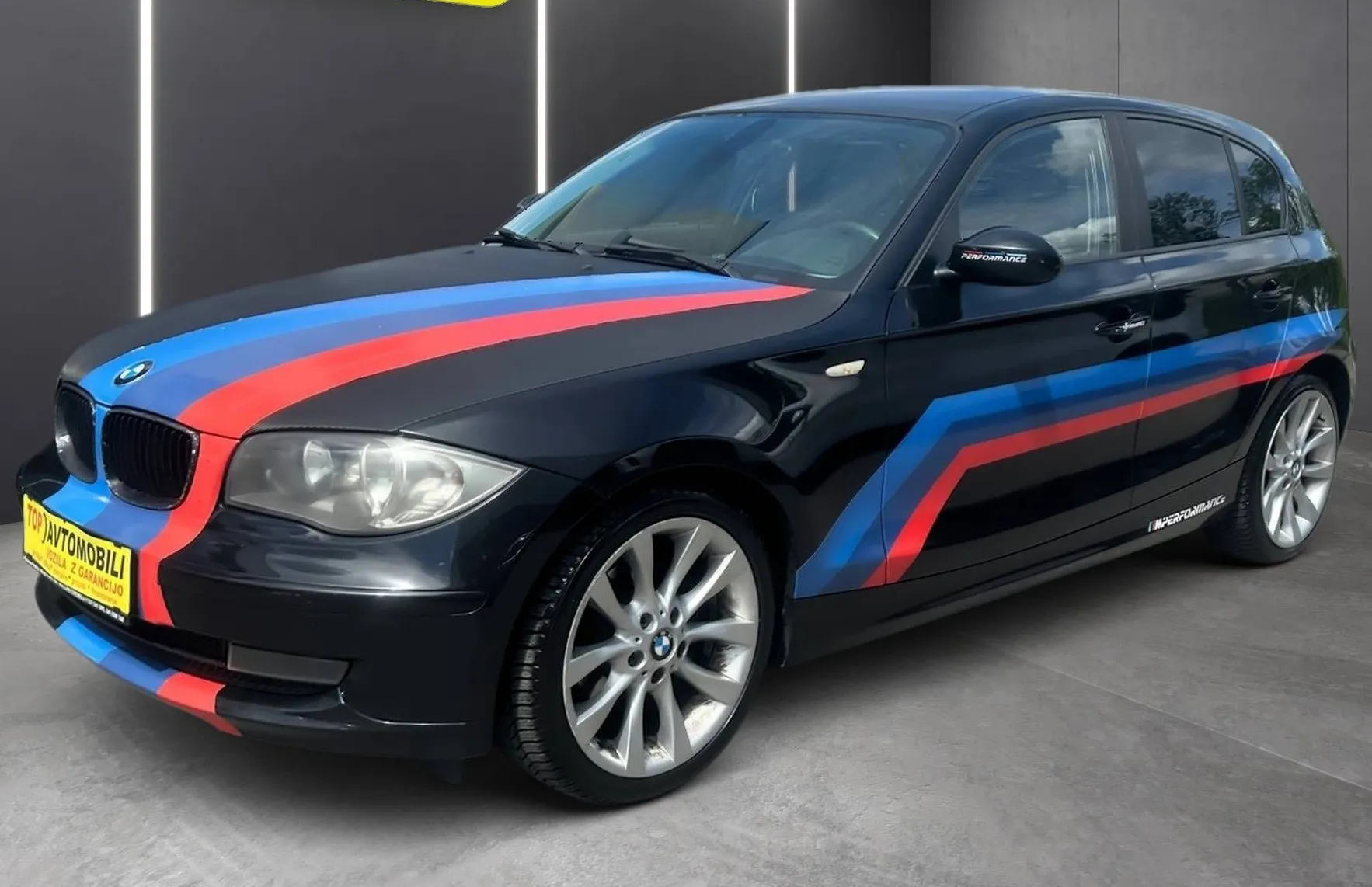 Zunanja slika - BMW Serija 1 - : 118d OPRAVLJEN VELIK SERVIS MOŽNOST BREZ POLOGA - 3