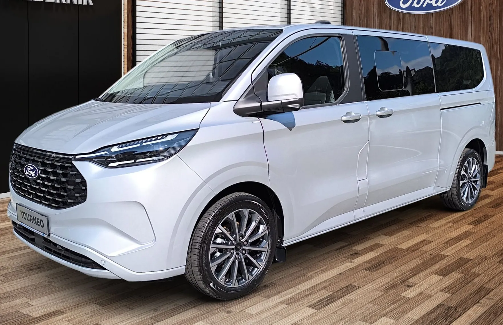 Zunanja slika - Ford Tourneo - Custom TITANIUM X 2.5 232PS PHEV CVT L2 FWD - 1