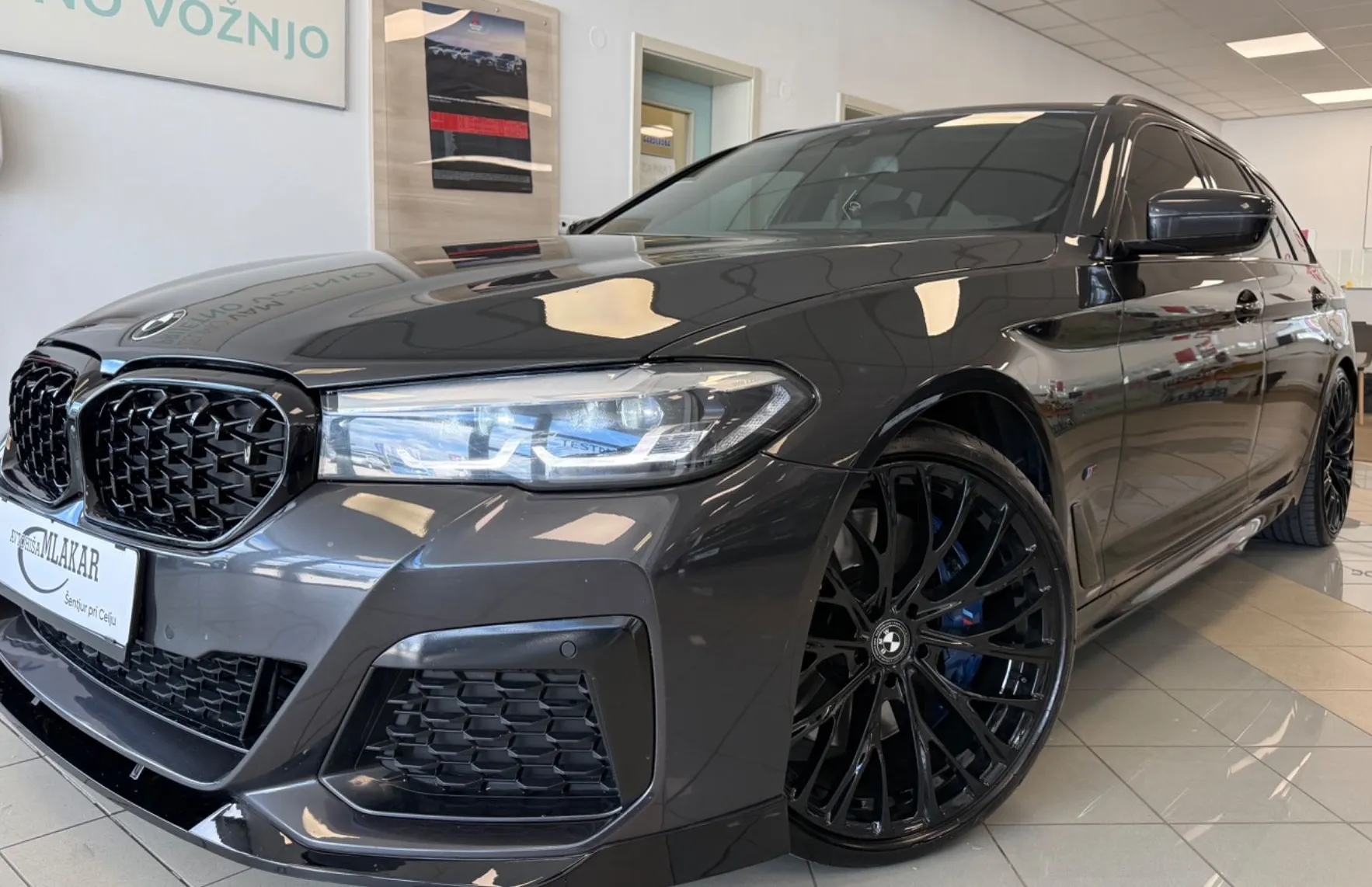 Zunanja slika - BMW Serija 5 - Touring: 530d xDrive M-SPORT-AMBIENT-LED-ALU-FACELIFT- - 3