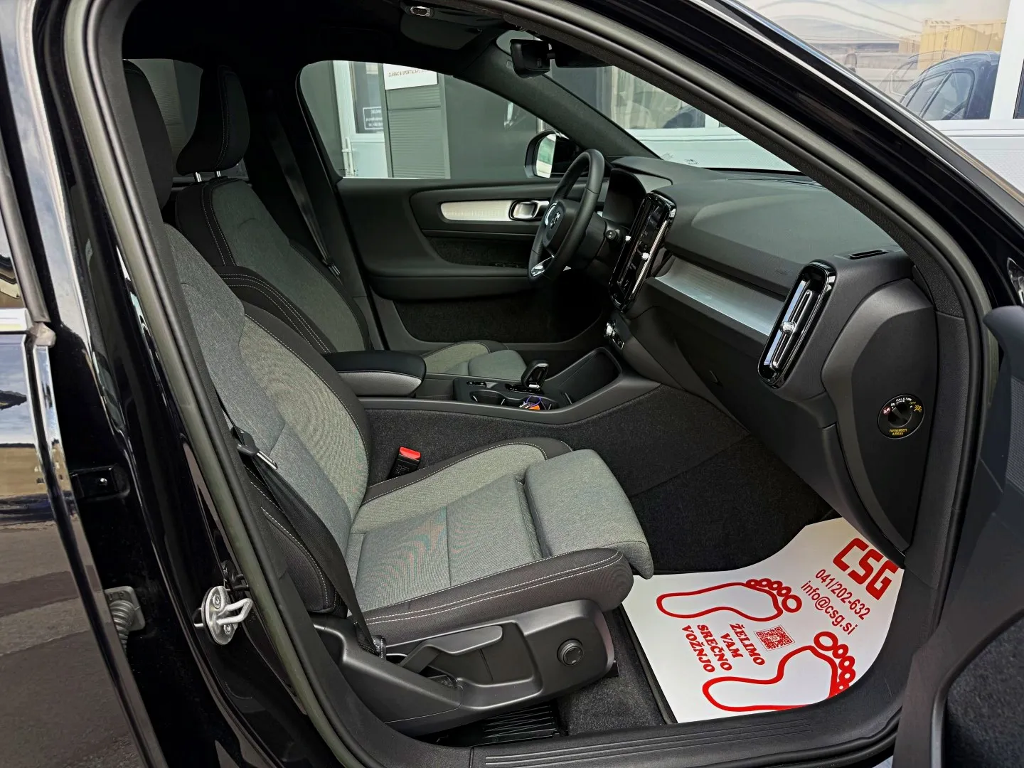 Zunanja slika - Volvo XC40 - T4 Recharge |novi model|LED|DAB|Keyless - 12