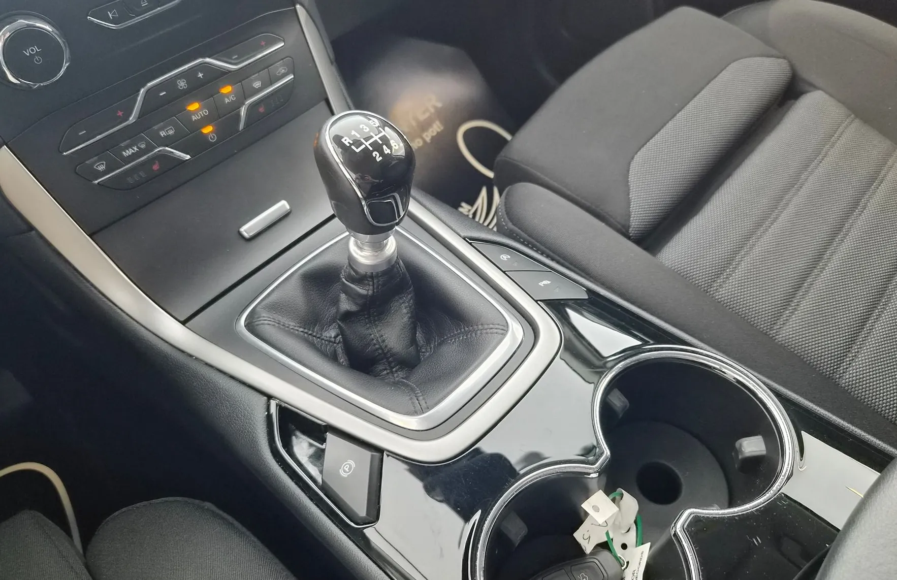 Zunanja slika - Ford S-MAX - 2.0 EcoBlue REZERVIRANO|MRTVI KOT|NAVI|DAB|KAMERA - 15