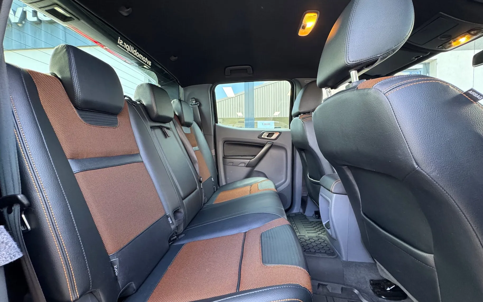 Zunanja slika - Ford Ranger - 3.2 TDCI DC 4X4 A6 WILDTRAK 1.LASTNIK SLO ROLO - 11