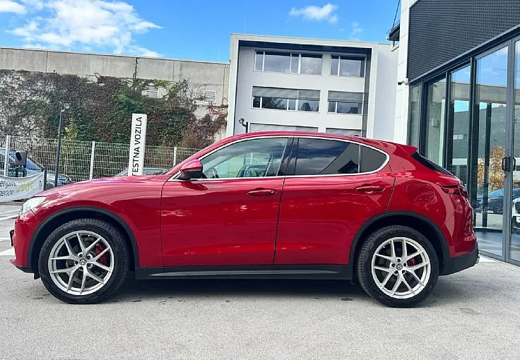 Zunanja slika - Alfa Romeo Stelvio - Q4 2.0 Turbo 280 First Edition Avt. - 2