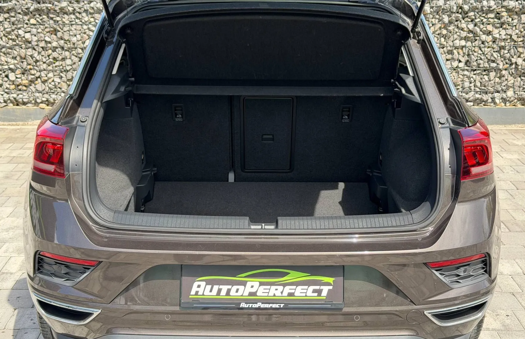 Zunanja slika - Volkswagen T-Roc - 1.5 TSI|R-Line|Virtual|ACC|PotrjenaServ.|... - 19