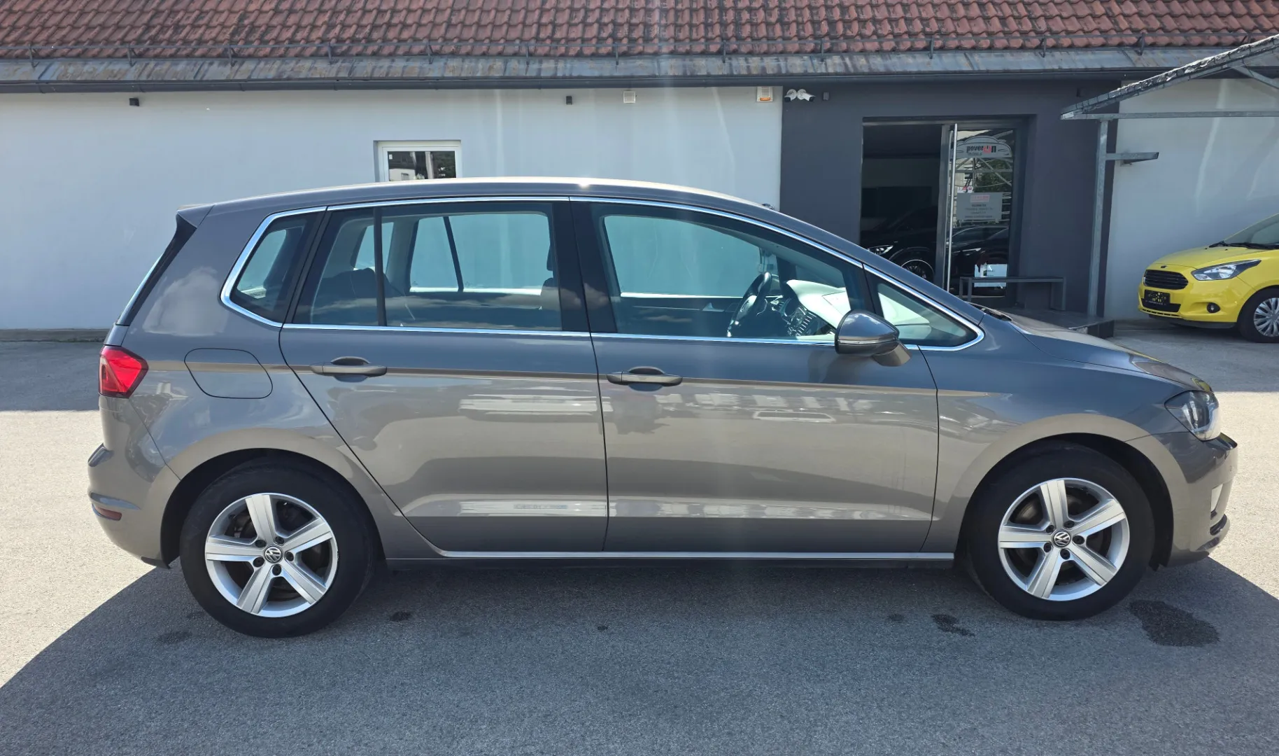 Zunanja slika - Volkswagen Golf - Sportsvan 1,6 TDI BMT DSG 1.LAST SLO PDC TEMP - 5