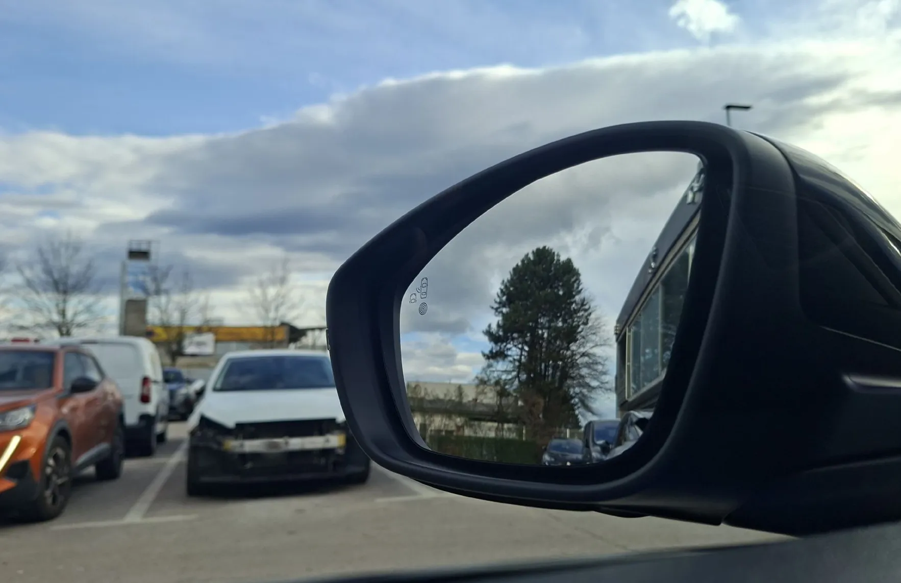Zunanja slika - Peugeot 2008 - 1.2 PURETECH 130 ALLURE EAT8 - 11
