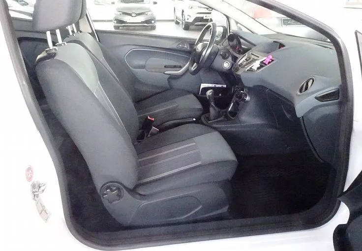 Zunanja slika - Ford Fiesta - 1.25 1. LASTNIK SLO - FINANCIRANJE BREZ POLOGA - 7