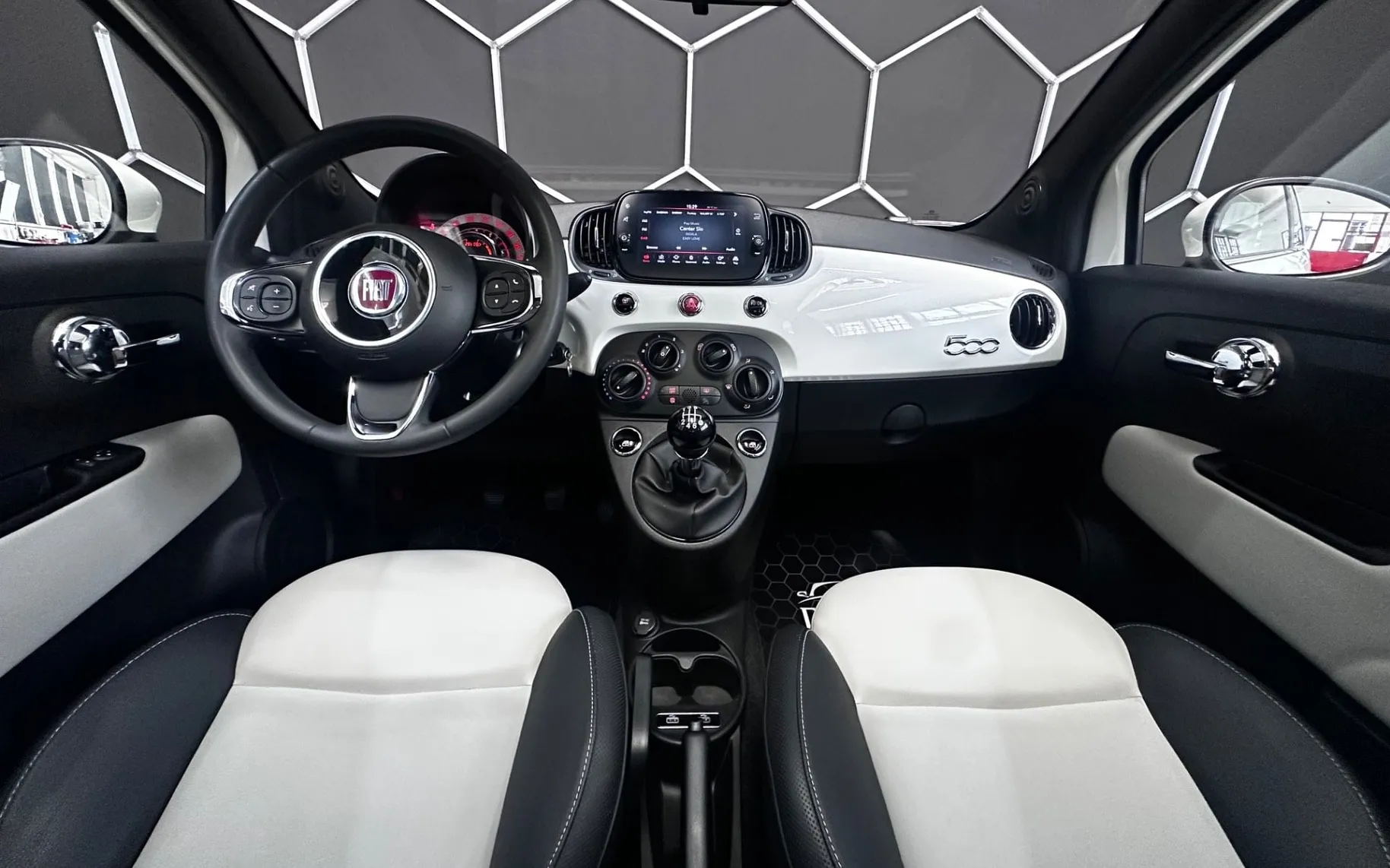 Notranja slika - Fiat 500 - 1.0 Dolcevita MHEV PANORAMA+TEMPOMAT - 9