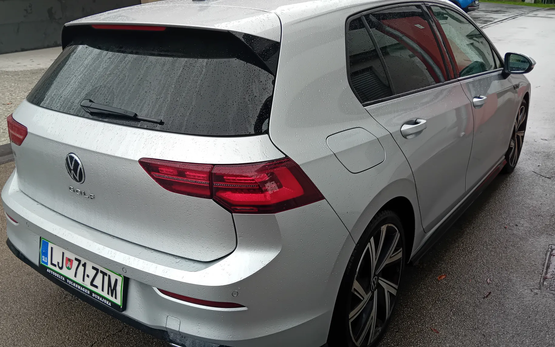 Zunanja slika - Volkswagen Golf - 1,5 eTSI ACT R-Line DSG - 2