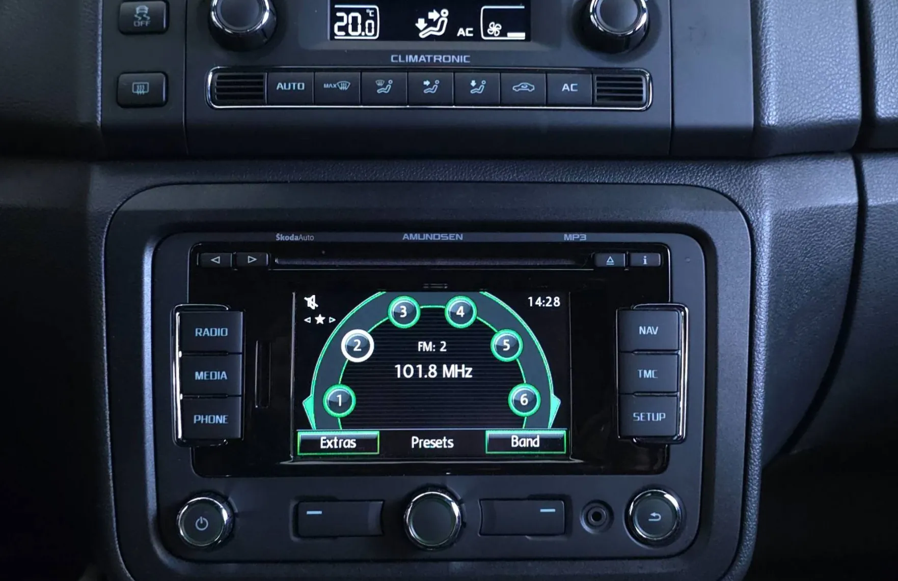 Zunanja slika - Škoda Fabia - 1.4 TSI RS 132kW - DSG - TEMPOMAT - PDC... - 16