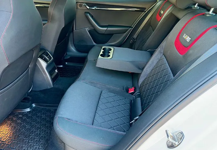 Zunanja slika - Škoda Octavia - 2.0 TDI RS DSG+ALU18+LED+PANO+NAVI+ACC+VEL.SERVIS - 9