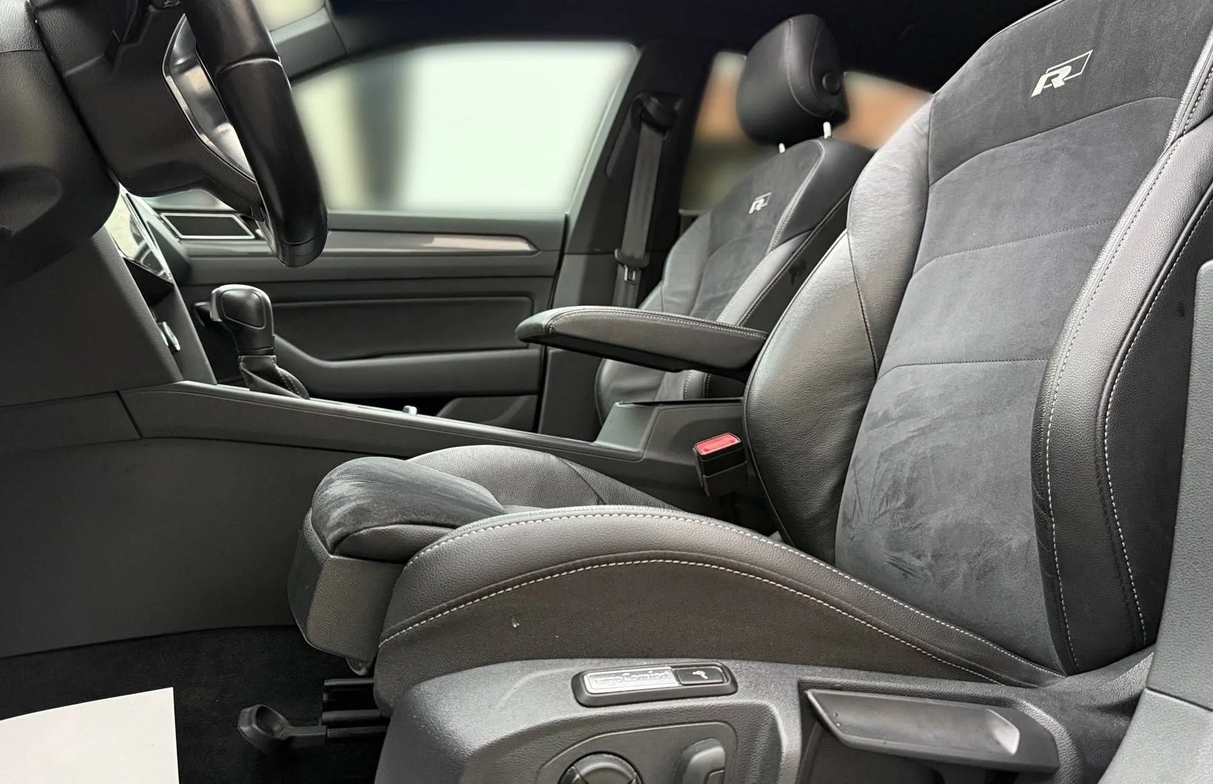 Zunanja slika - VW Arteon - 2.0 TSI R-LINE FULL LED NAVI PDC KAMERA PANO TOP - 12
