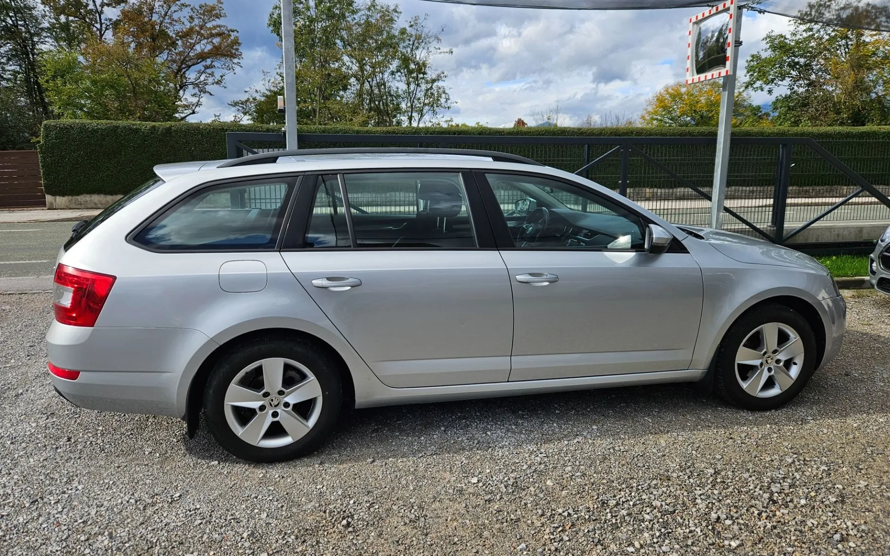Zunanja slika - Škoda Octavia - 1.6 TDI Family - 8