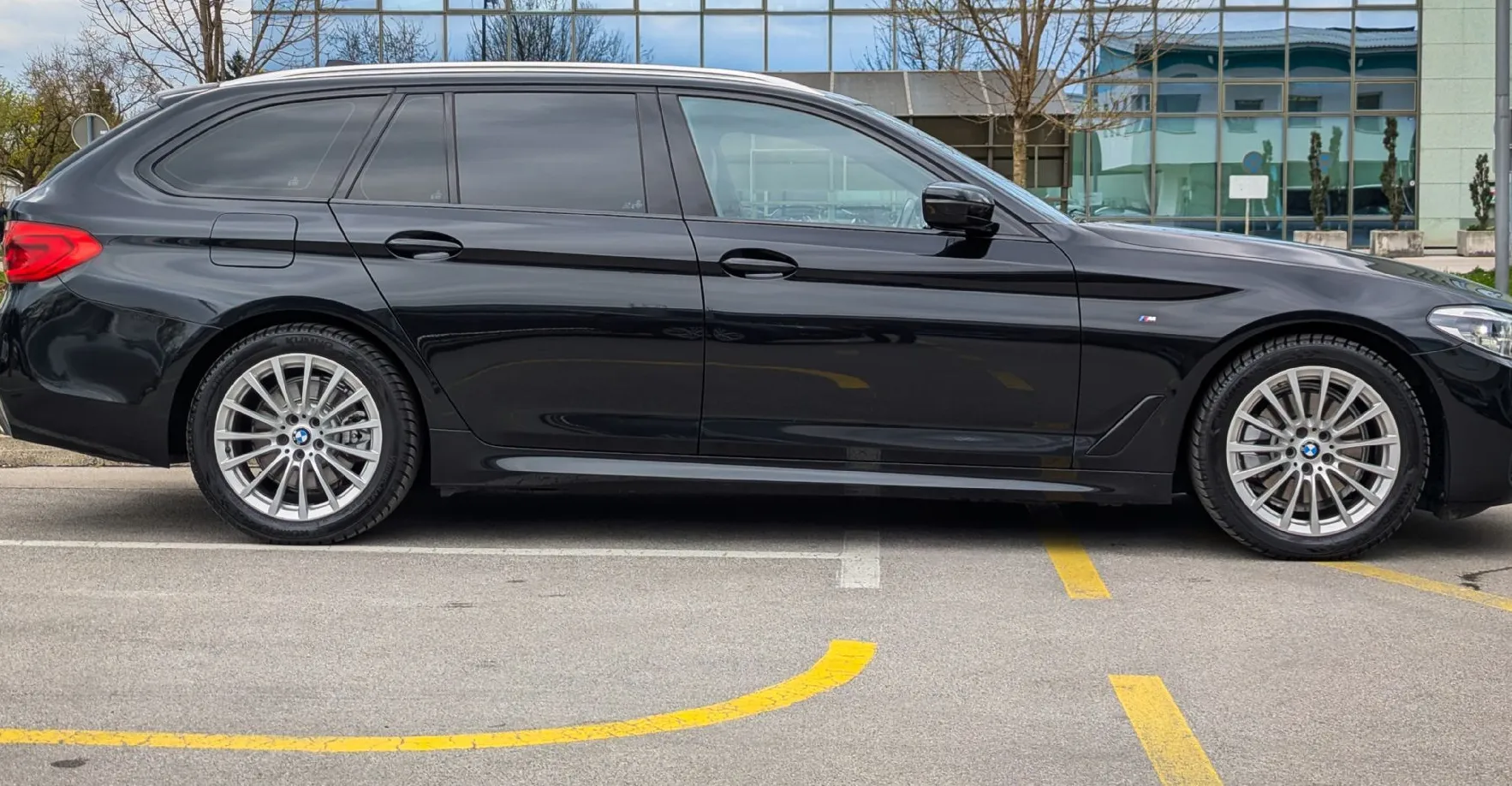 Zunanja slika - BMW Serija 5 - Touring: 520d AUT. M Sport Adapt. LED ambi. osvet. kljuk - 4