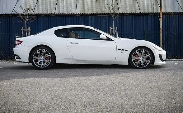 Zunanja slika - Maserati GranTurismo - 4.2 MC Sport Line V8 NEPOZABNO DOŽIVETJE - 8