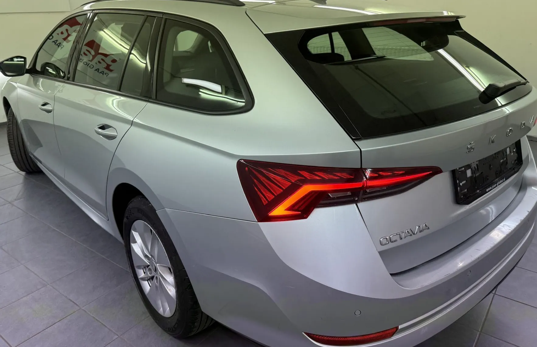 Zunanja slika - Škoda Octavia - Combi 2.0 TDI Style DSG.KAMERA.NAVI.LED.2023.DIZEL - 10