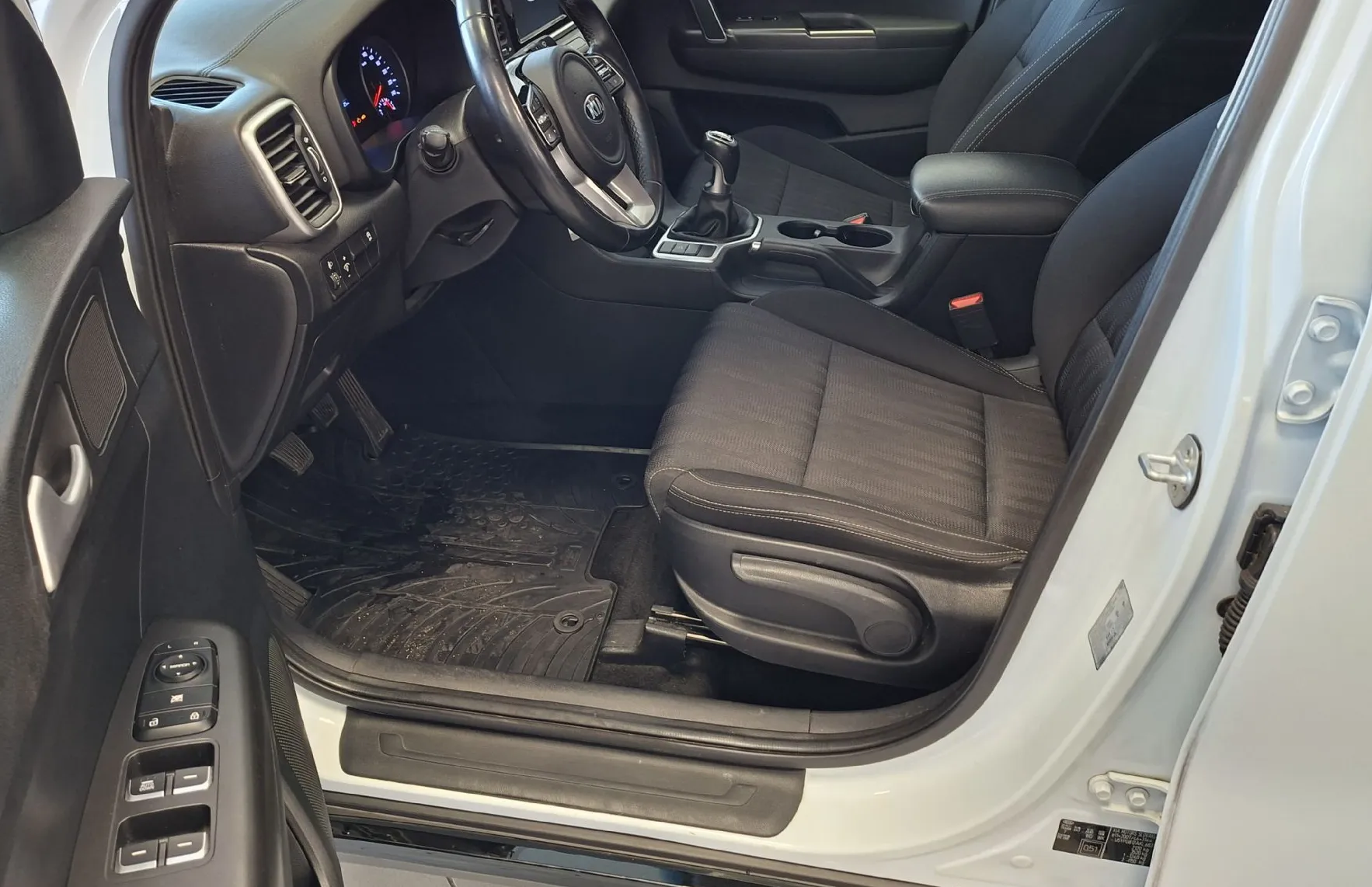 Zunanja slika - KIA Sportage - 1.6 CRDi 100kW AWD EX Fresh ISG. M T- - 14