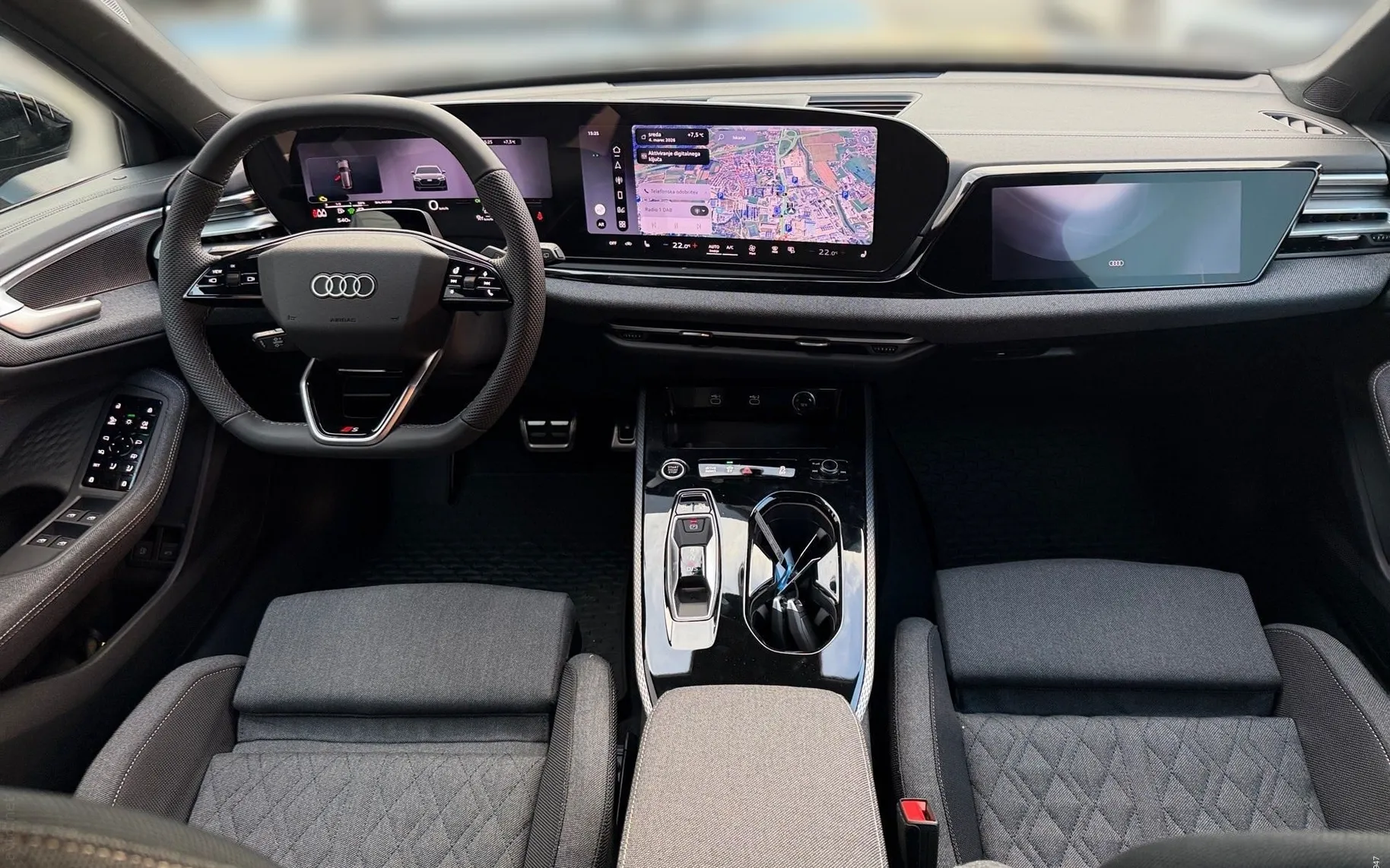 Notranja slika - Audi A5 Avant - e-hybrid quattro 220 kW S tron.Business... - 10
