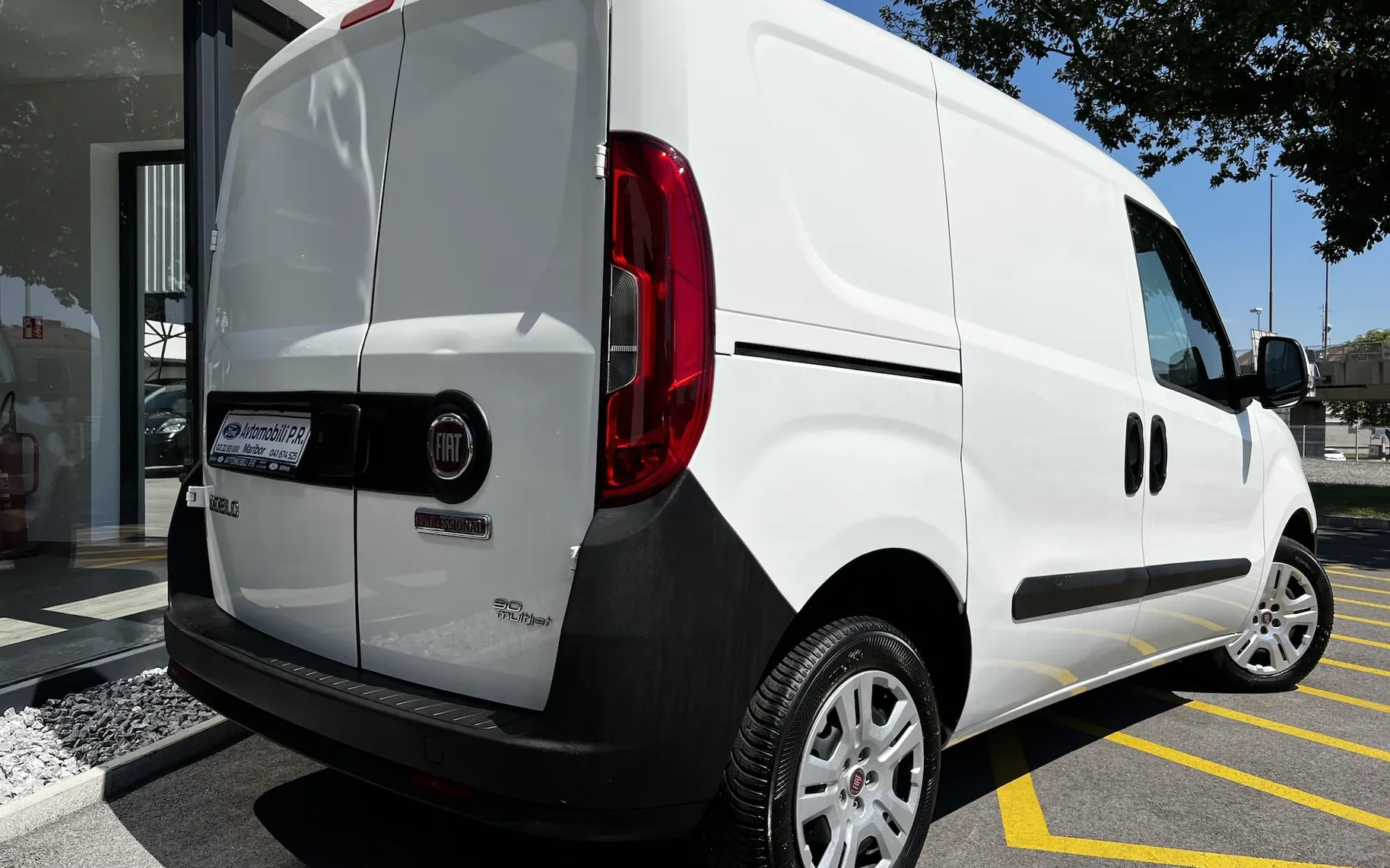 Zunanja slika - Fiat Doblo - CARGO 1.3 MULTIJET SX POVRAČILO DDV  IZOLIRAN TOV - 7