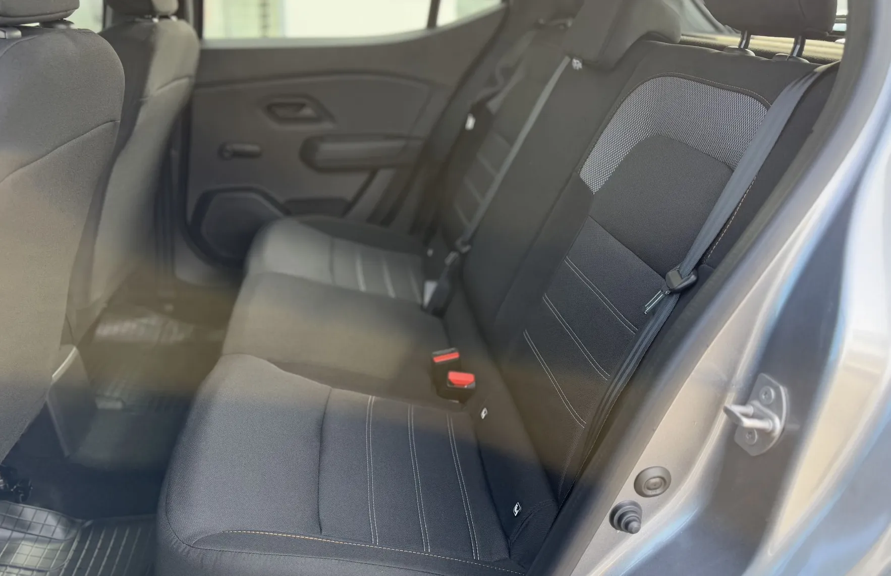 Zunanja slika - Dacia Sandero - 1.0 TCe 110 Stepway Essential - 10