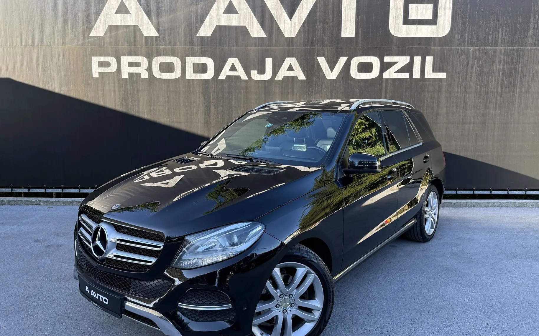 Zunanja slika - Mercedes-Benz GLE-Razred - GLE 250d-PANORAMA-360°-USNJE- NAVI-H K - 1