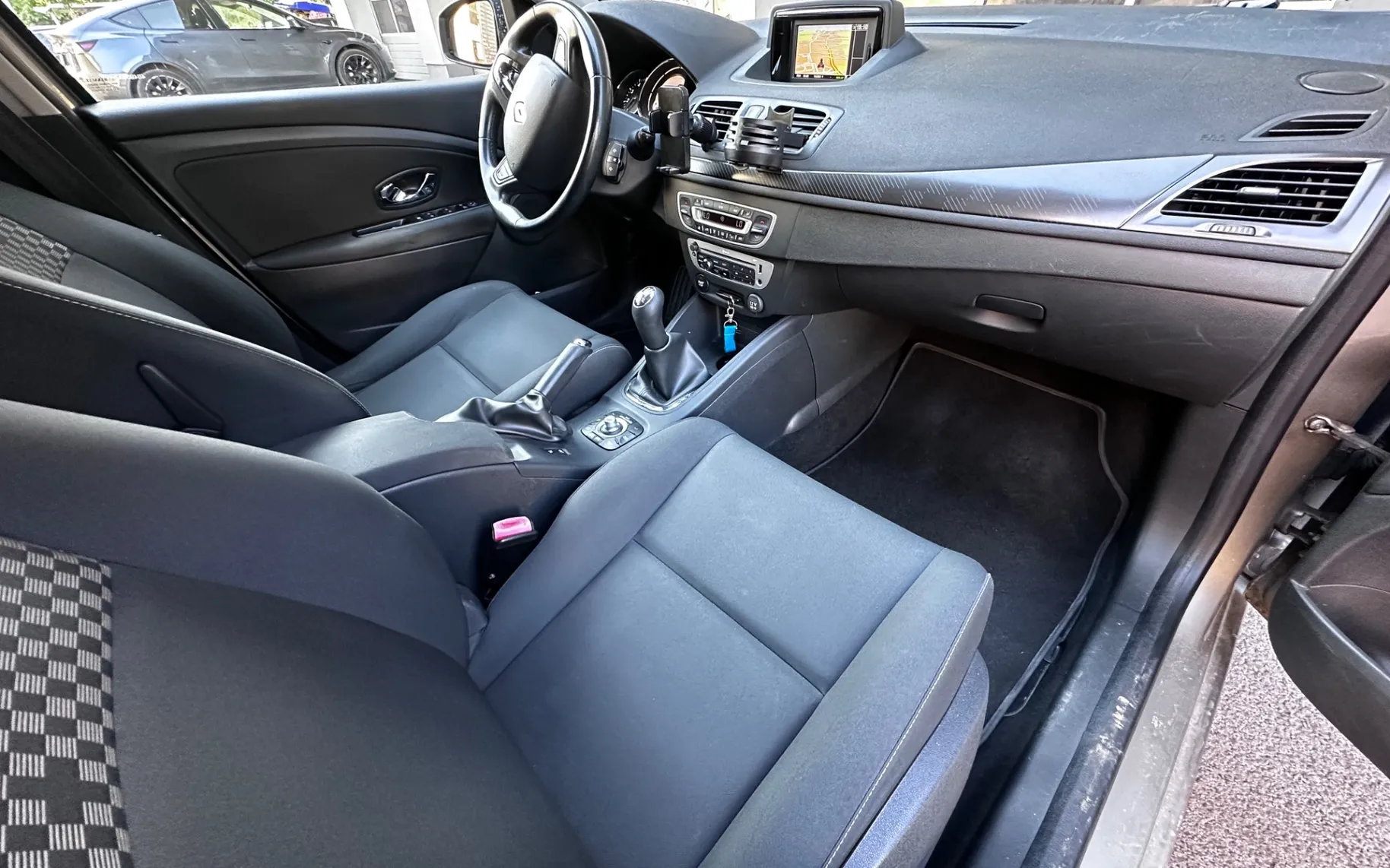 Notranja slika - Renault Megane - Grandtour 1.5 dCi NAVI+TEMPOMAT+PDC... - 7