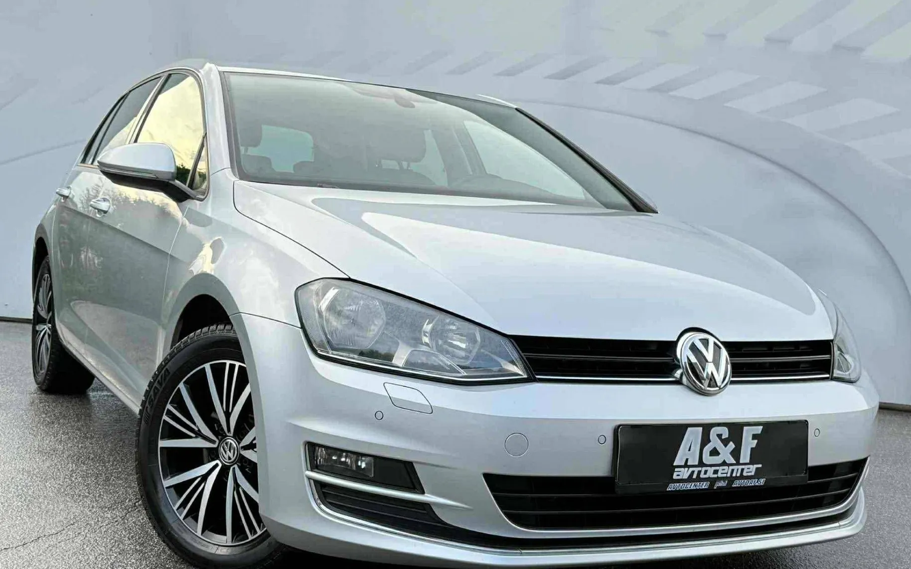 Zunanja slika - VW Golf - 1.6 TDI-ALLSTAR-LIZING ZA TUJCE-PDC-TEMPOMAT... - 3