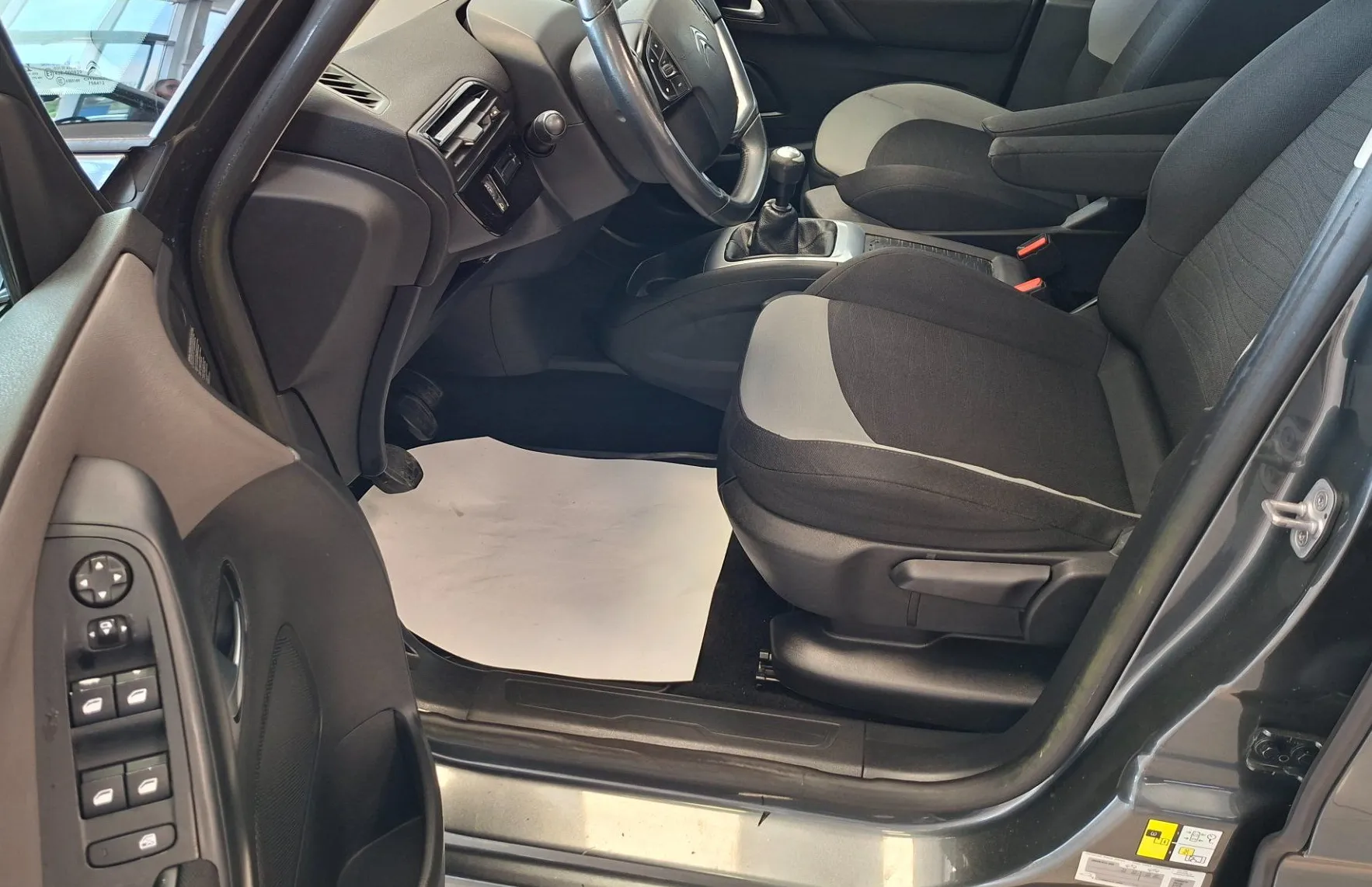 Zunanja slika - Citroën C4 - Picasso 1.6 e-HDi Exclusive-HITRI KREDIT-ODLIČEN- - 12