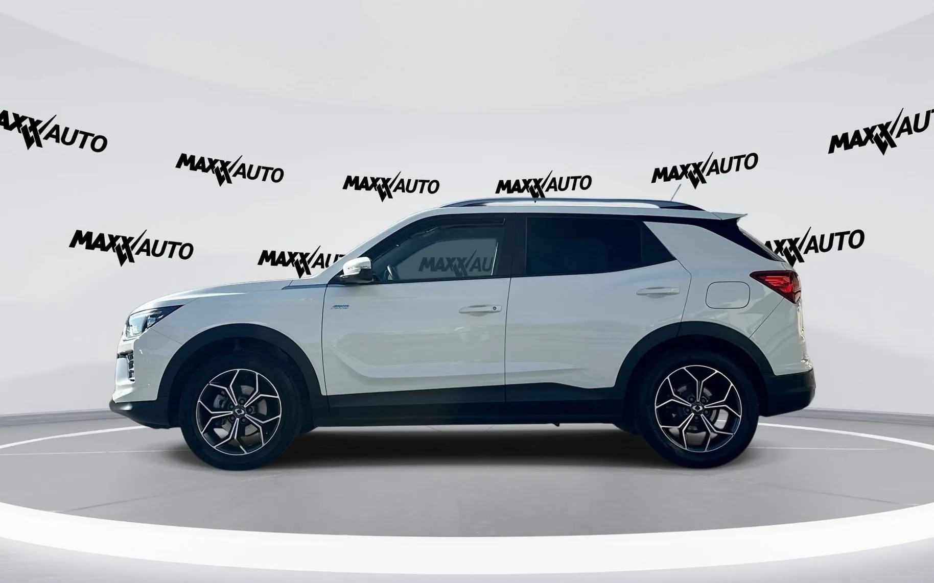 Notranja slika - KG Mobility Korando - 4x4 1.5 T-GDI Exclusive - 8