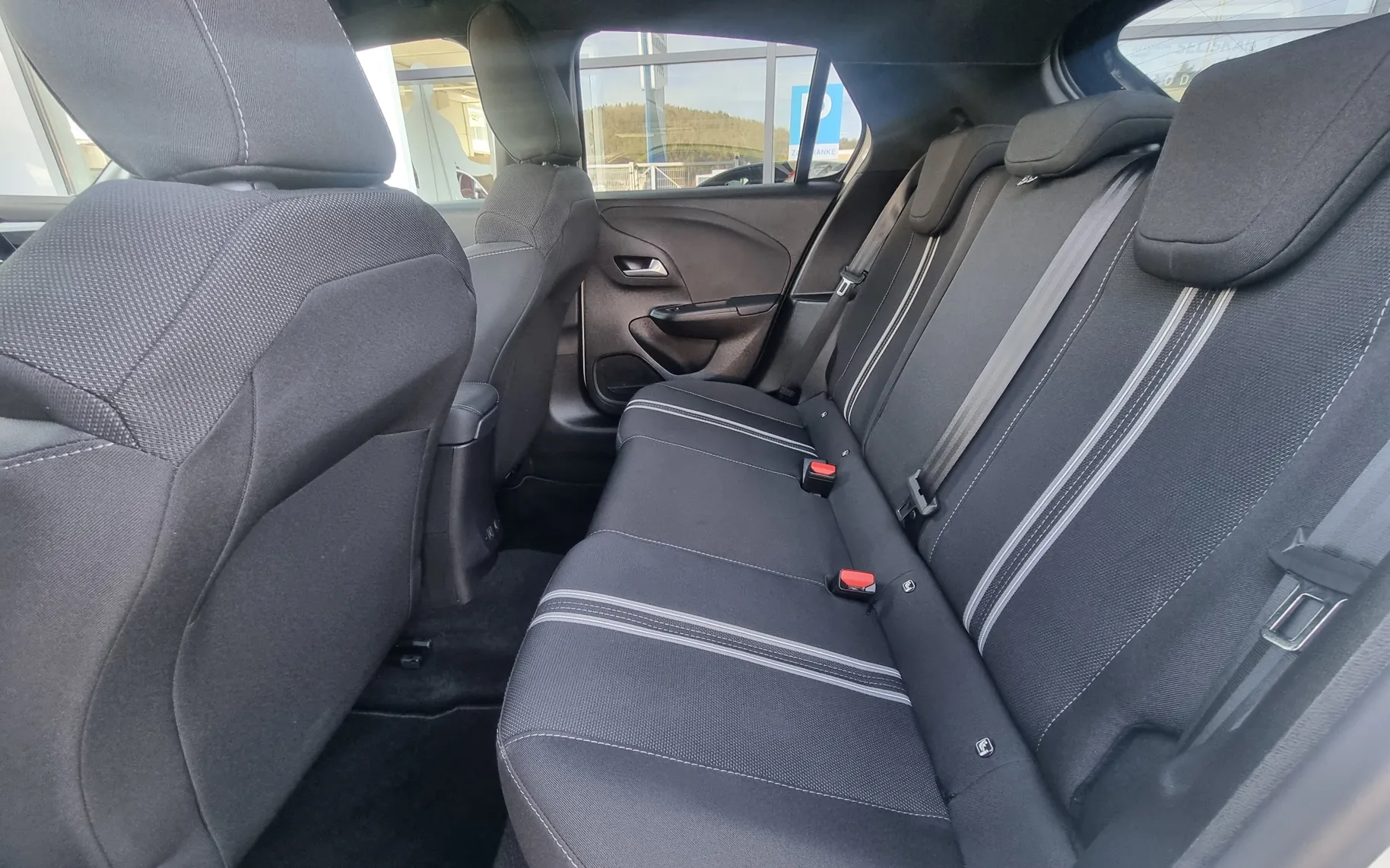 Zunanja slika - Opel Corsa - 1.2 Turbo Avtomatik - SAMO 12.199km - TOP OPREMA - 9