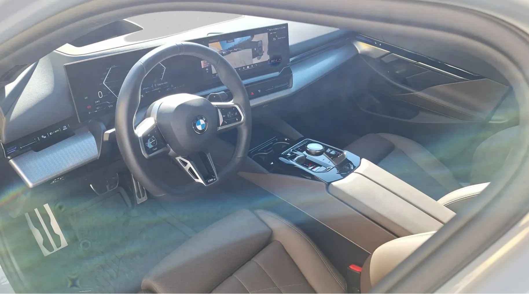Zunanja slika - BMW Serija 5 - : 520i  AT  M-Sport. iconic glow. HUD. adaptive LED - 15