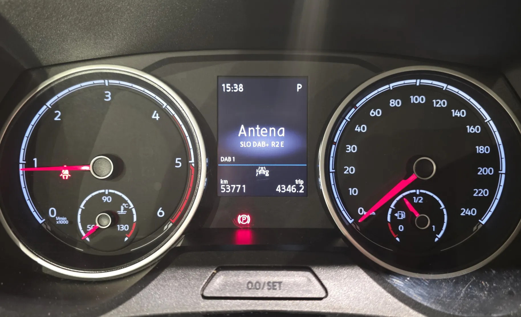 Zunanja slika - Volkswagen Caravelle - 2.0TDI DSG 110kW USNJE KAM PDC ACC - 8