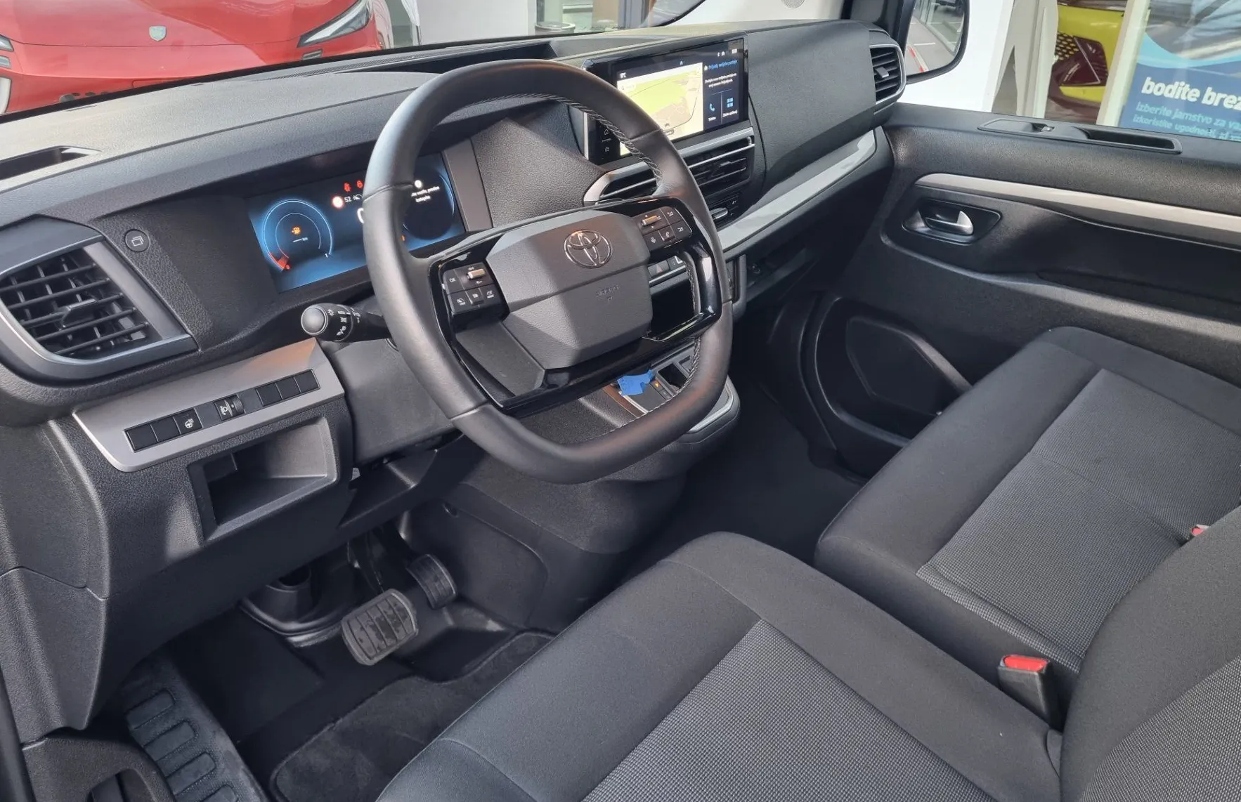 Zunanja slika - Toyota Proace - Verso 2.0d L1 - Avtomatik - 9 SEDEŽEV - SAMO 8.452km - 9