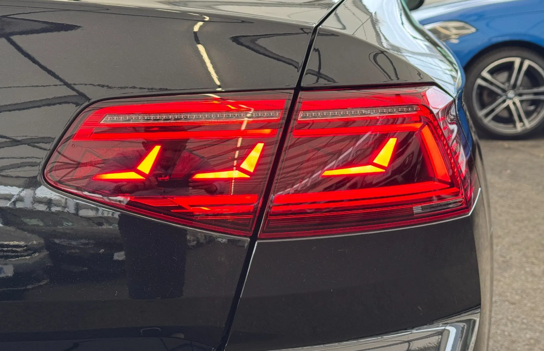 Zunanja slika - Volkswagen Passat - R-Line 1.5 TSI DSG PANORAMA-VIRTUAL-MATRIX - 5