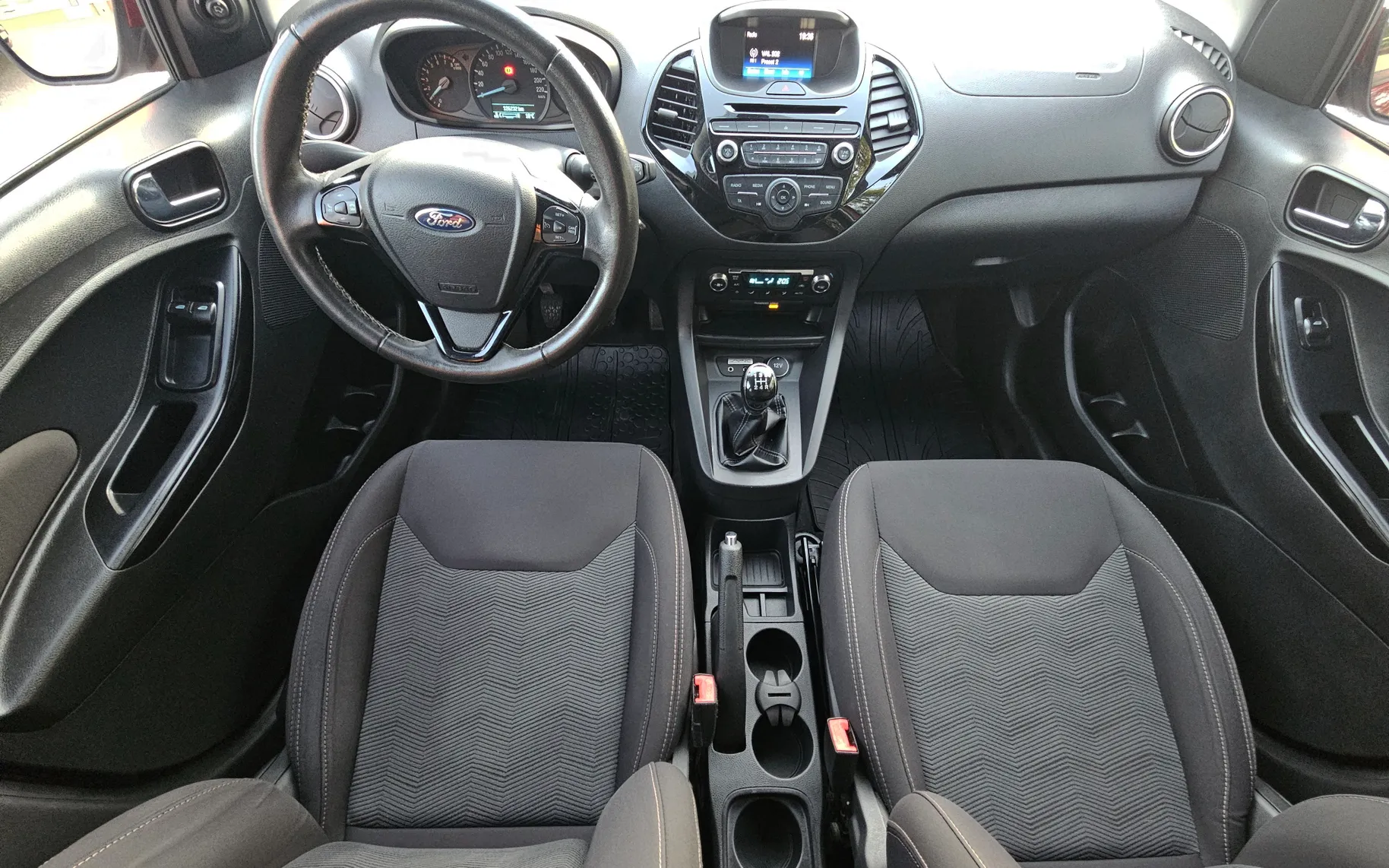 Notranja slika - Ford Ka - + 1,2 Trend - 9