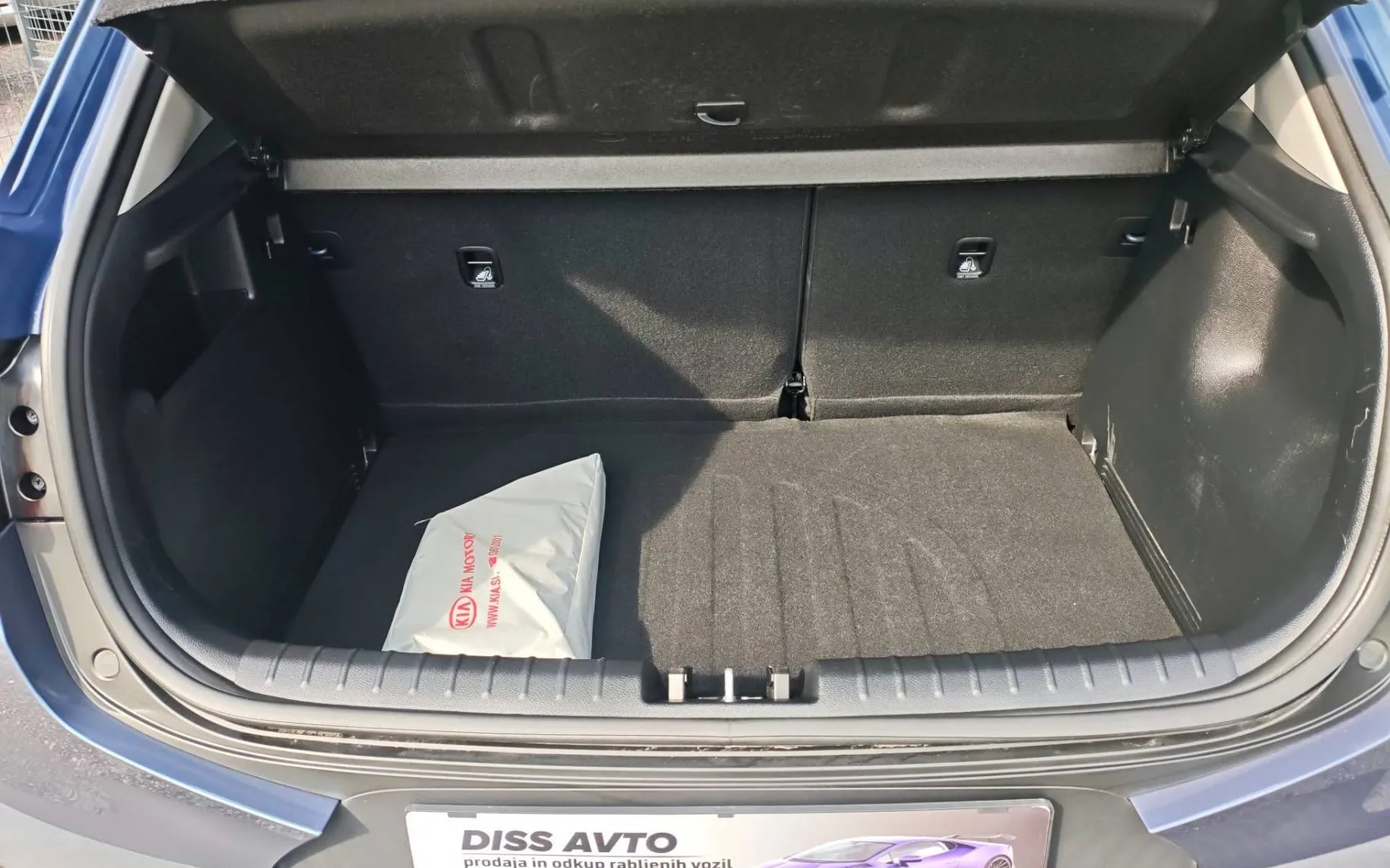 Notranja slika - KIA Stonic - 1.25 MPI 1.LASTNIK KAMERA NAVIG. KREDIT BREZ POLOG - 7