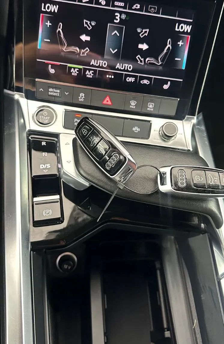 Zunanja slika - Audi e-tron - Audi  S line quattro 55.NEMŠKI+4ALU.KAMERA.K - 16