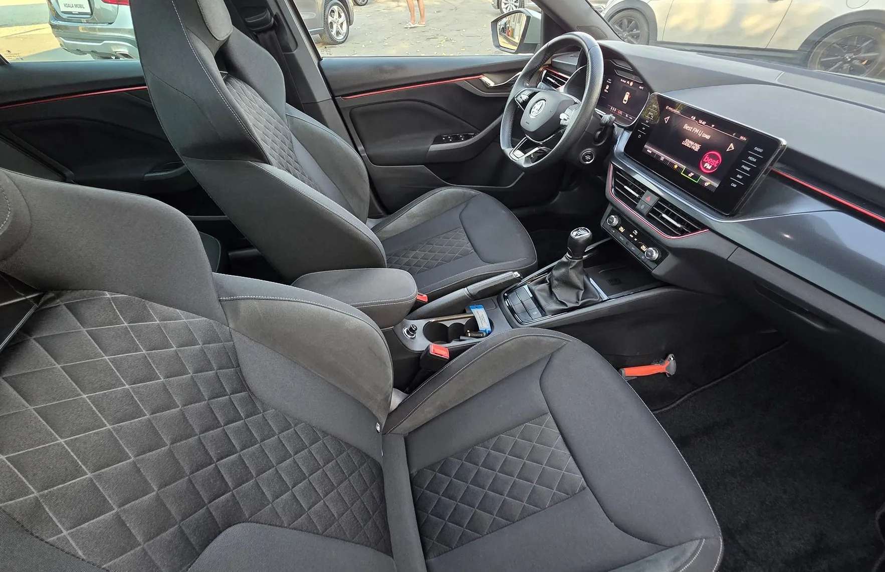 Zunanja slika - Škoda Scala - 1.0 TSI SPORT LED-PANORAMA-VIRTUAL-NAVI-KAMERA - 11
