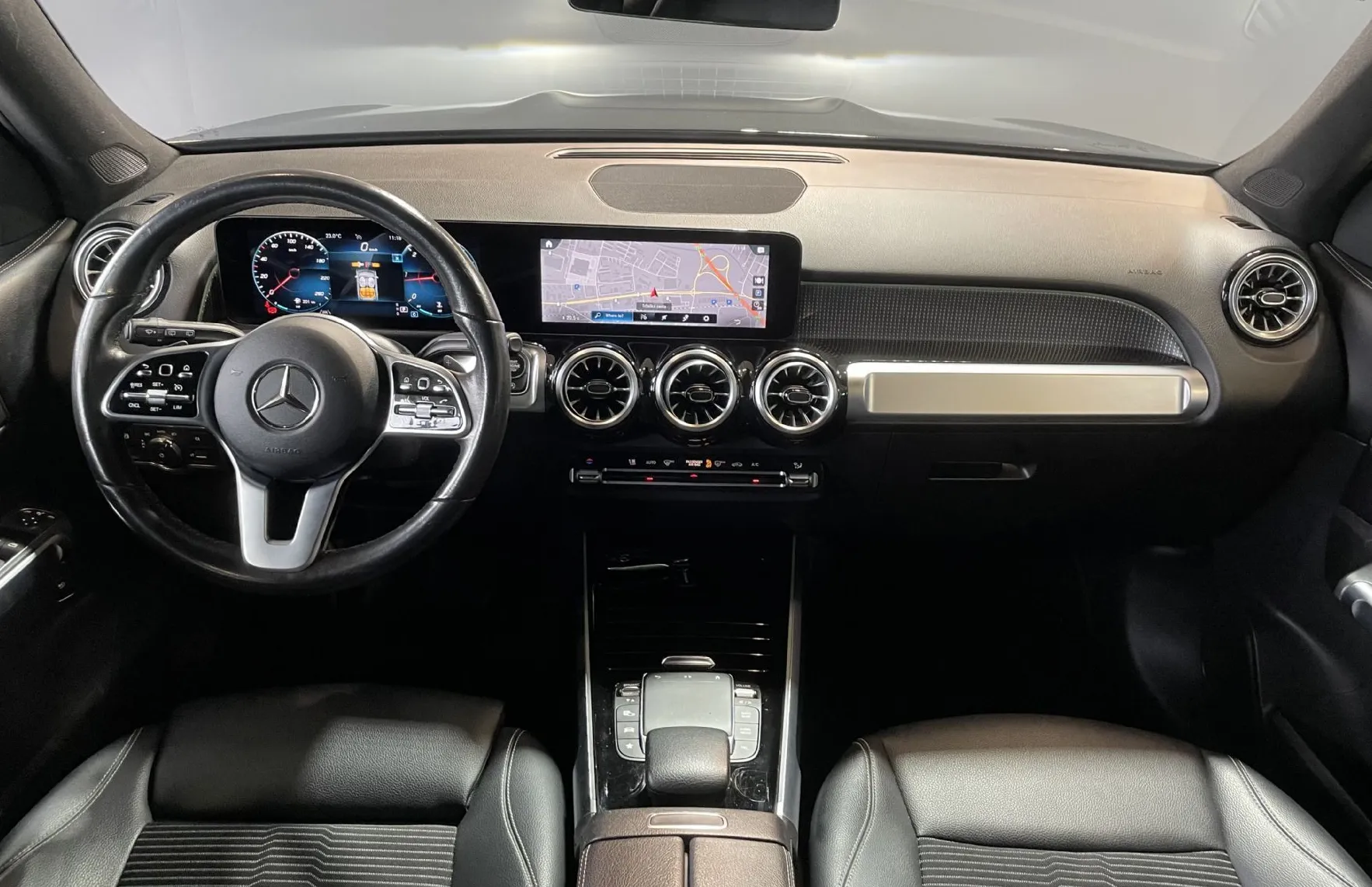 Zunanja slika - Mercedes-Benz GLB-Razred - NAVIGACIJA-TEMPOMAT-VIRTUAL-KAMERA-LED - 8