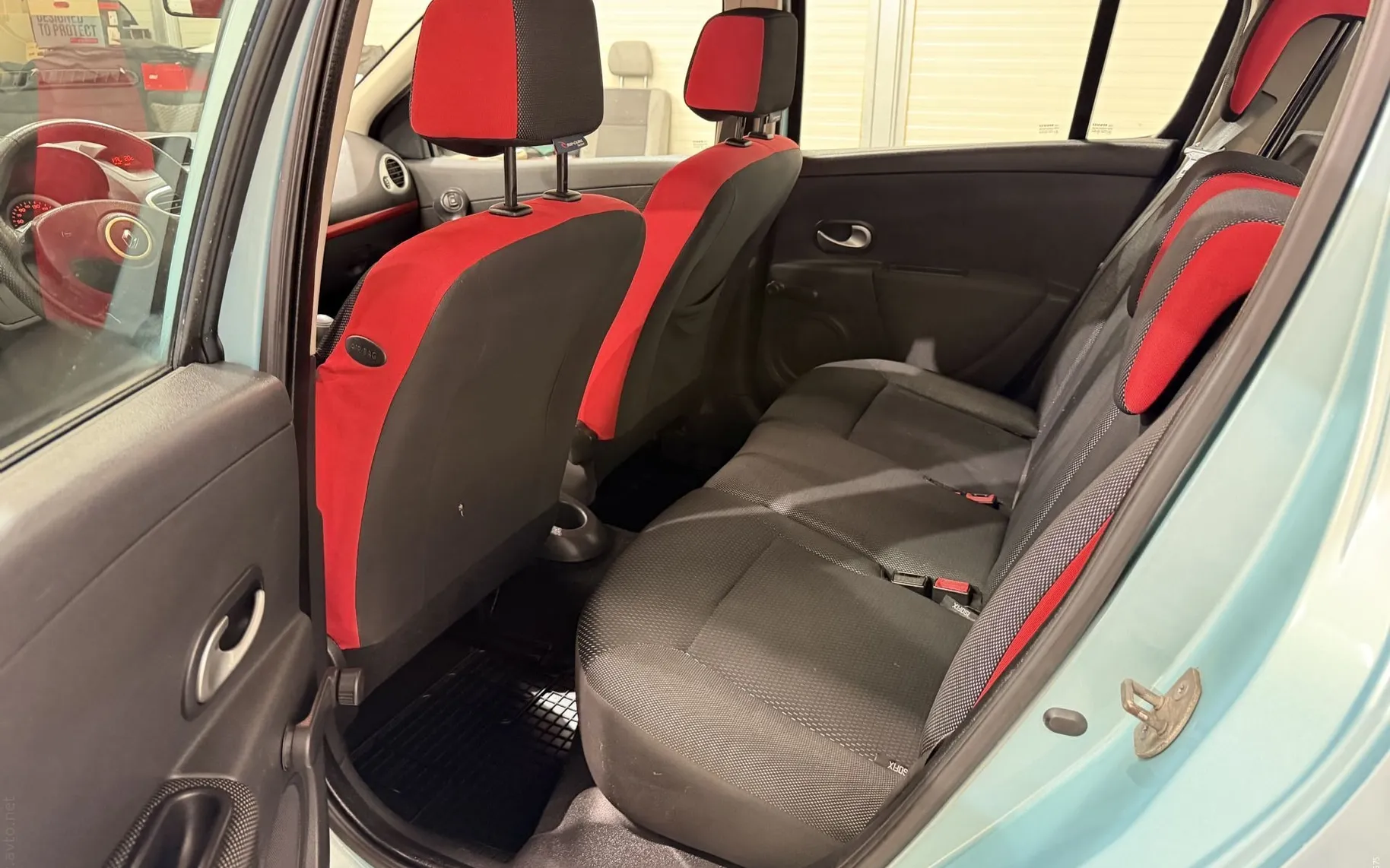 Notranja slika - Renault Clio - 1.2 Rip Curl-KLIMA-SERVO-TRAJNIK BREZ POLOGA... - 8